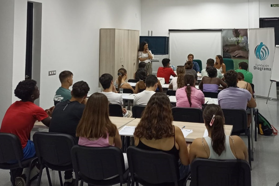 El alumnado del taller durante un momento del mismo