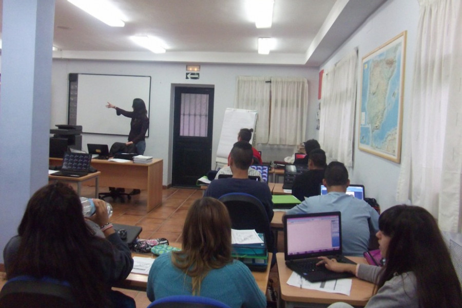 Menores de 'La Cañada' en el curso de informática 2016. Fundación Diagrama.