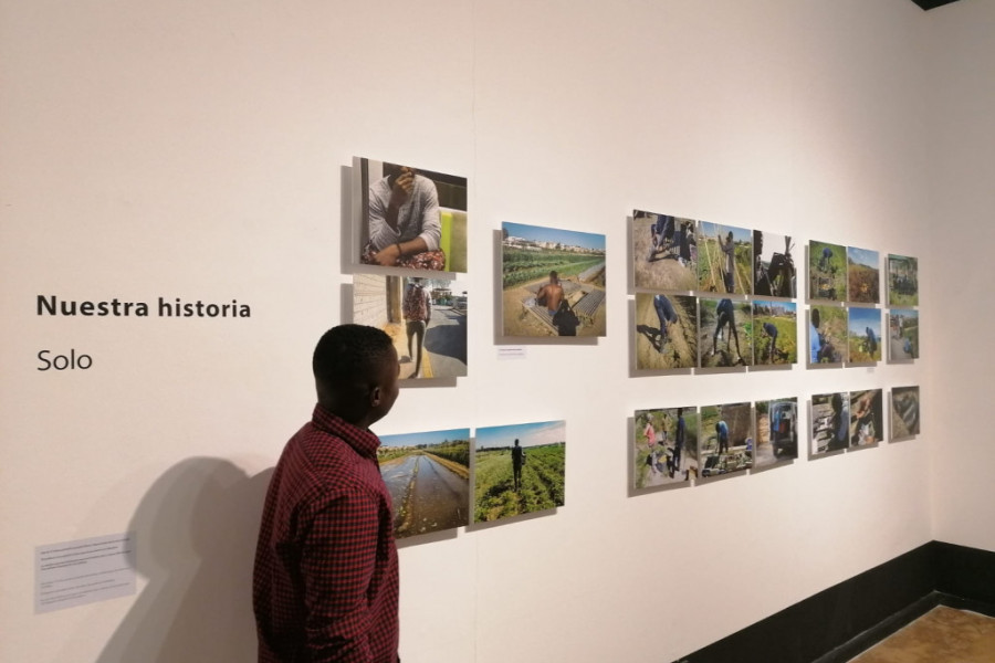 Dos jóvenes atendidos en el centro de acogida ‘Torrent III’ exponen sus obras fotográficas en una muestra celebrada en la Universidad de Valencia. Fundación Diagrama. Comunidad Valenciana 2019. 