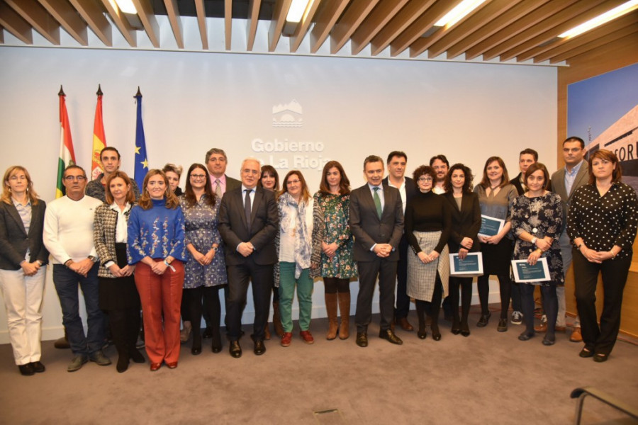 El presidente del Gobierno de La Rioja reconoce el compromiso solidario de Fundación Diagrama en la lucha contra la violencia de género. Fundación Diagrama 2017.