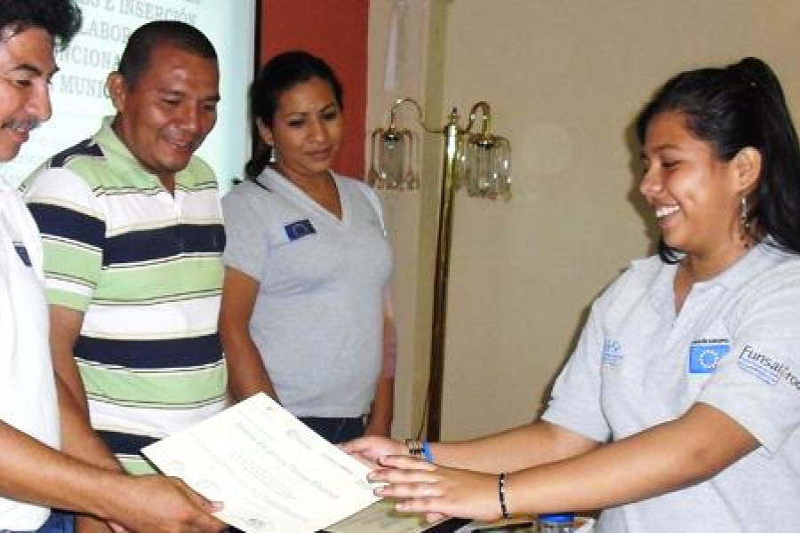 Clausura y entrega de diplomas del ‘Curso de Intervención Psicosocial para funcionarios de la Municipalidad’ de La Unión (El Salvador)
