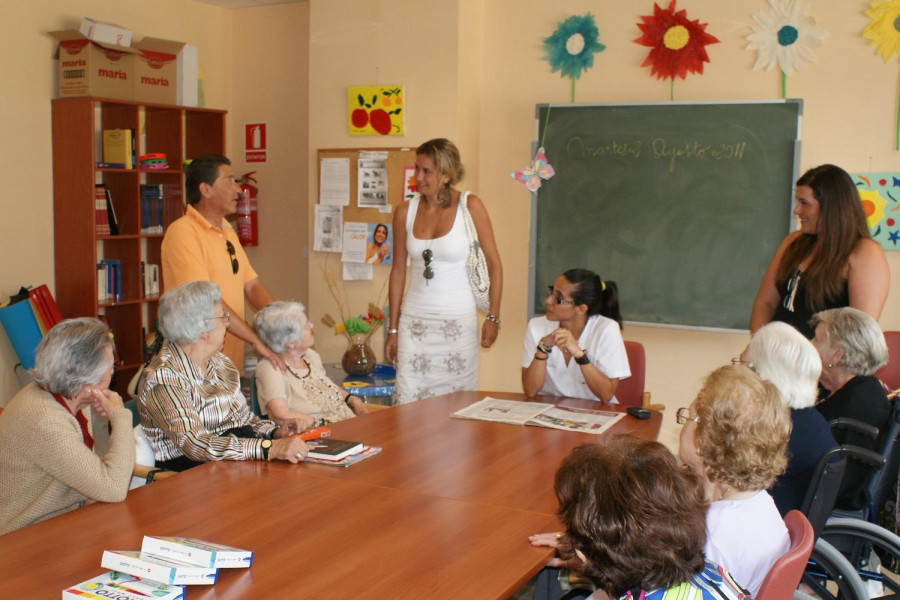 La alcaldesa de Archena (Murcia) visita la Residencia Nuevo Azahar de Fundación Diagrama