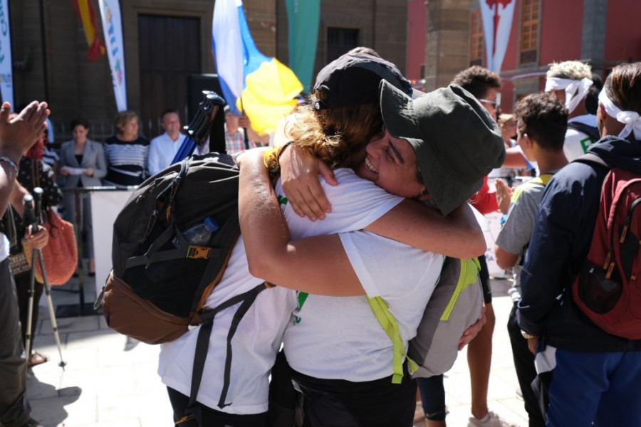 Jóvenes atendidos por Fundación Diagrama recorren la primera etapa del Camino de los Valores en Gran Canaria