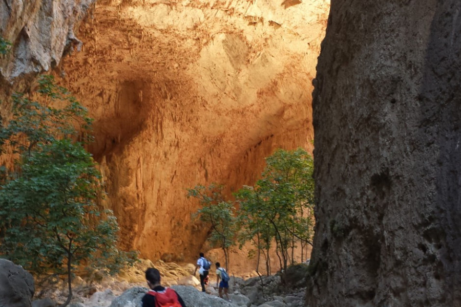 Los menores atendidos en el centro ‘Medina Azahara’ de Córdoba realizan una excursión al Parque Natural Sierra de Grazalema (Cádiz). Fundación Diagrama 2017. Andalucía. 