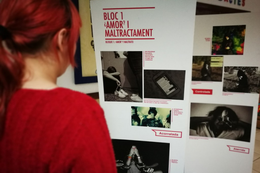 El centro ‘Mariano Ribera’ de Burjassot (Valencia) expone una muestra fotográfica para sensibilizar a los menores sobre la violencia de género. Fundación Diagrama. Comunidad Valenciana 2018.