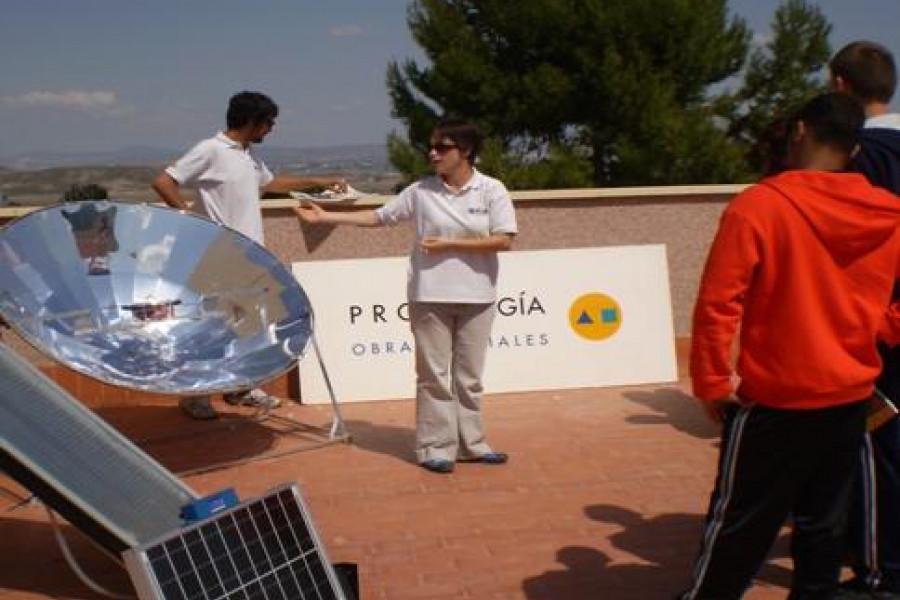 El Centro Reeducativo La Villa de Villena (Alicante) acoge la exposición ‘Espacio Solar’ de la CAM