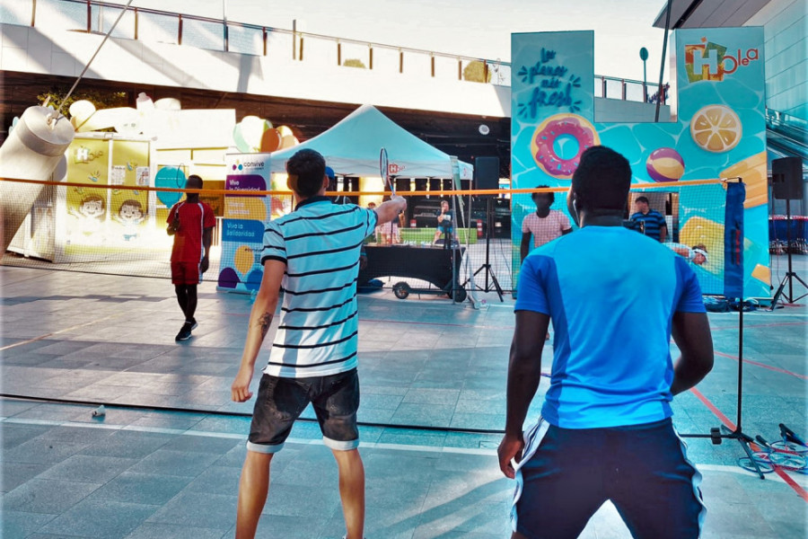 El centro ‘Odiel’ de Huelva promueve el deporte inclusivo entre los jóvenes participando en la iniciativa ‘Bádminton sin barreras’