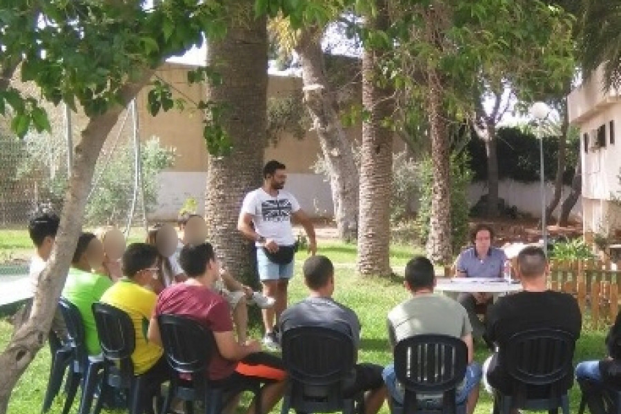 Charla de Jorge Lis (expiloto) en el centro Mariano Ribera. Fundación Diagrama.