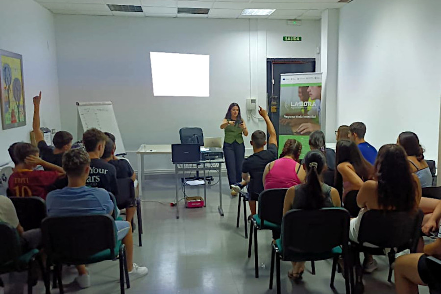 Formación en digitalización e IA para el empleo