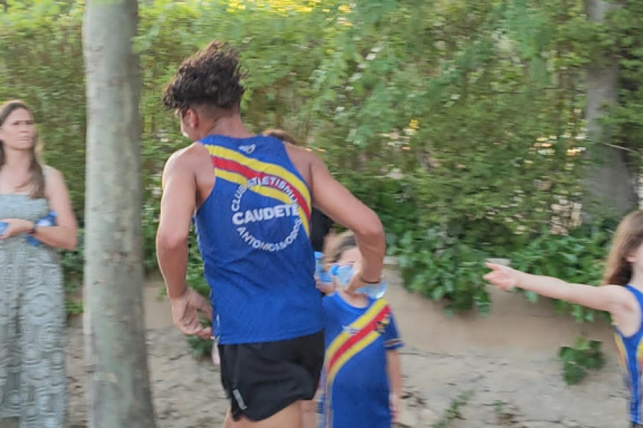 Joven del Hogar Alácera participando en el XL Cross Antonio Amorós