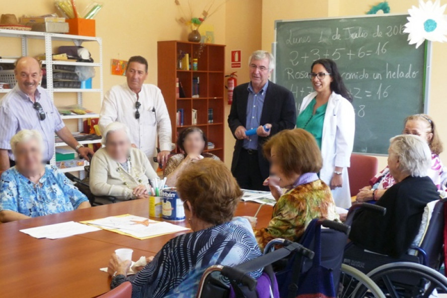 El director general de Personas Mayores del IMAS visita a los residentes de ‘Nuevo Azahar’ de Archena (Murcia)