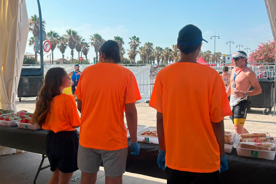 El voluntariado deportivo acerca a jóvenes de la residencia ‘Pi i Margall’ a los valores de la igualdad y la diversidad