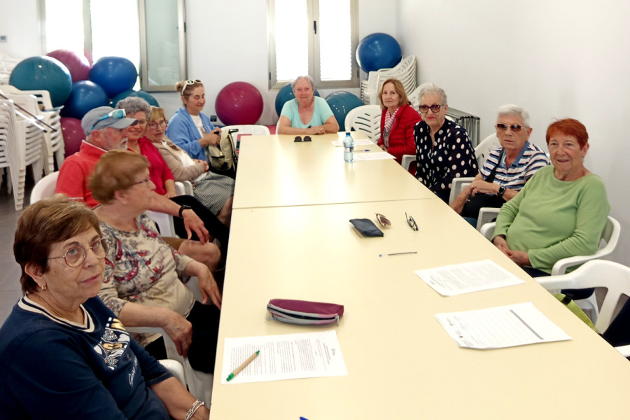 Grupo de discusión programa Envejecimiento Activo y Saludable con personas mayores