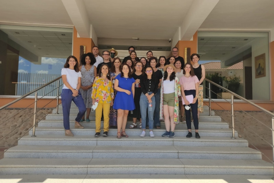 Un grupo de profesores de universidades de Colombia y Brasil visitan las instalaciones del centro ‘Genil’ de Granada. Fundación Diagrama. Andalucía 2022.
