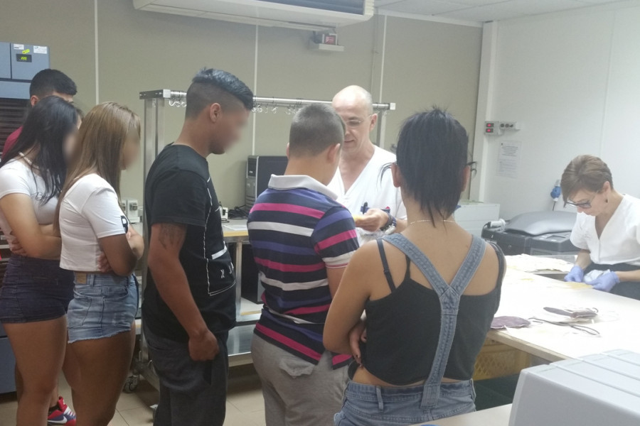 Visita menores de 'Los Pinos' al Centro de Hemodonación. Fundación Diagrama.