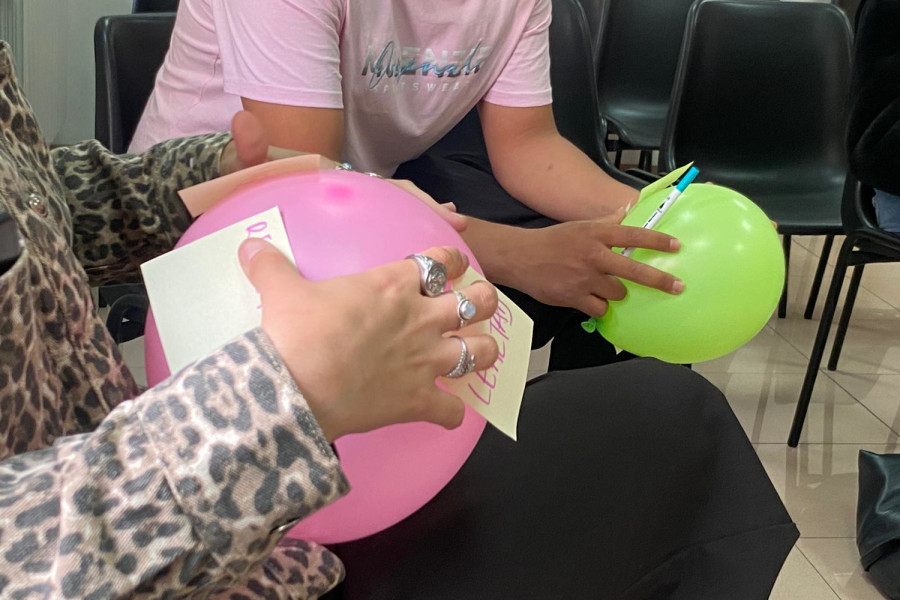 Una de las dinámicas del taller de participación juvenil