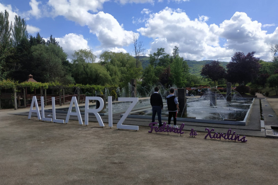 El Festival Internacional de Jardines de Allariz recibe la visita de las personas menores atendidas en el centro ‘Montefiz’ de Ourense