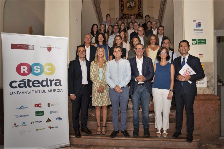 Representantes de la Cátedra de RSC de la UMU y de las entidades miembro y patrocinadoras