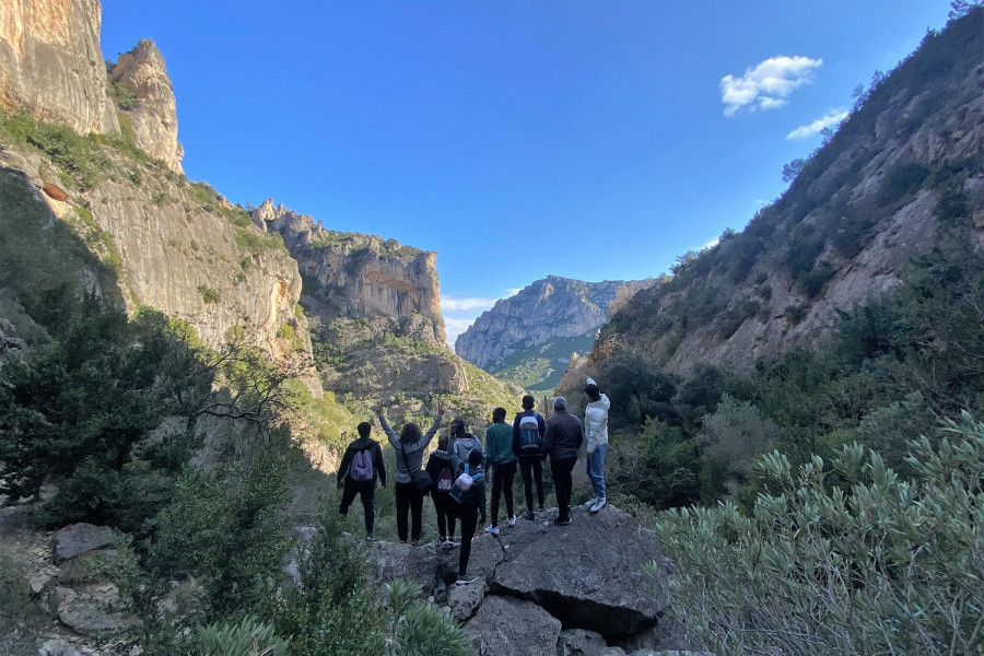 El grupo se asoma al barranco tarraconense