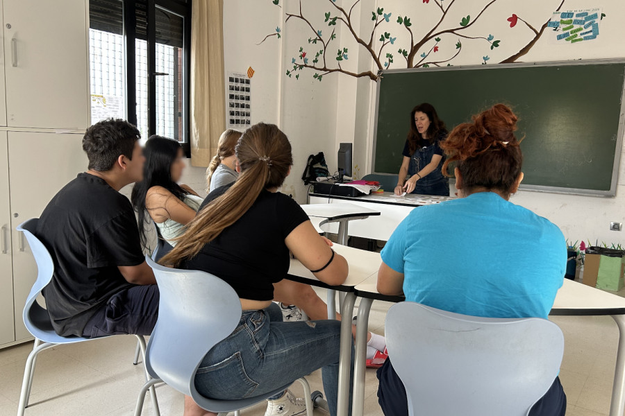 Chicas y chicos de Lucentum participan en el taller de la Plataforma de Infancia