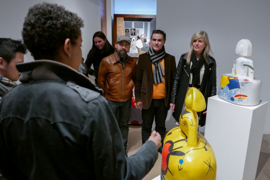 Asunción Sánchez Zaplana inaugura la exposición 'Meninas Cerámicas'