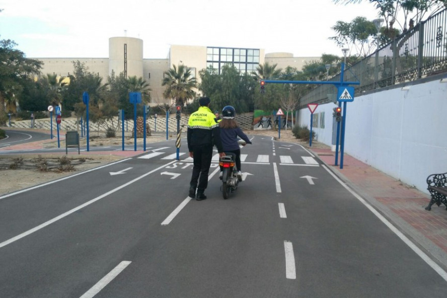 Jóvenes atendidos en el hogar de protección ‘Arrui’ de Molina de Segura (Murcia) participan en unas jornadas de educación vial. Fundación Diagrama 2017.