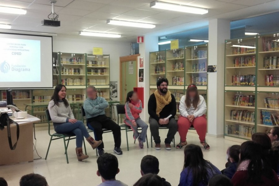 Las personas atendidas en el Centro de Día de Puerto Lumbreras participan en unas jornadas de sensibilización sobre tolerancia. Fundación Diagrama 2018.