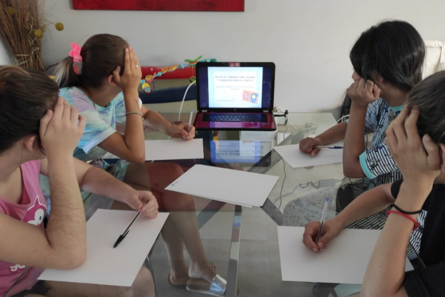 Las jóvenes atendidas en los recursos ‘Kyra’ de Andalucía participan en una serie de talleres de empleo