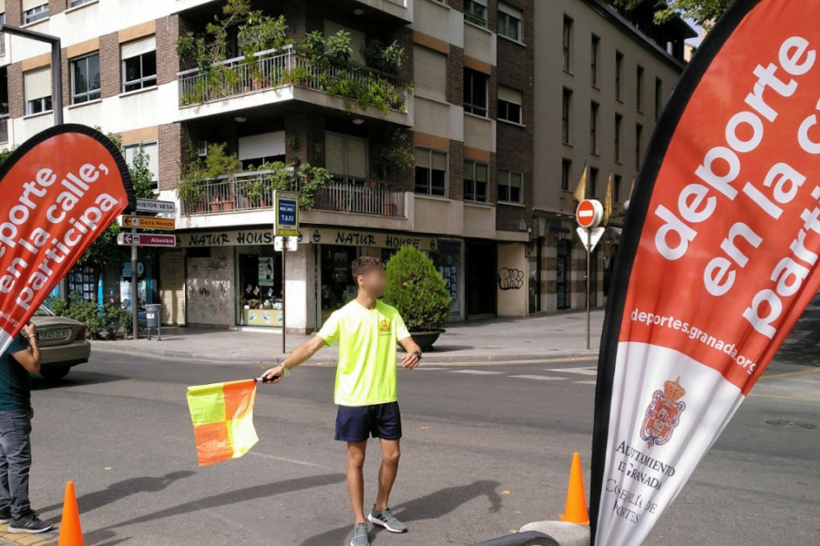 Los jóvenes atendidos en el centro de internamiento ‘San Miguel’ de Granada participan como voluntarios en el World’s Fastest Marathon. Fundación Diagrama. Andalucía 2019. 
