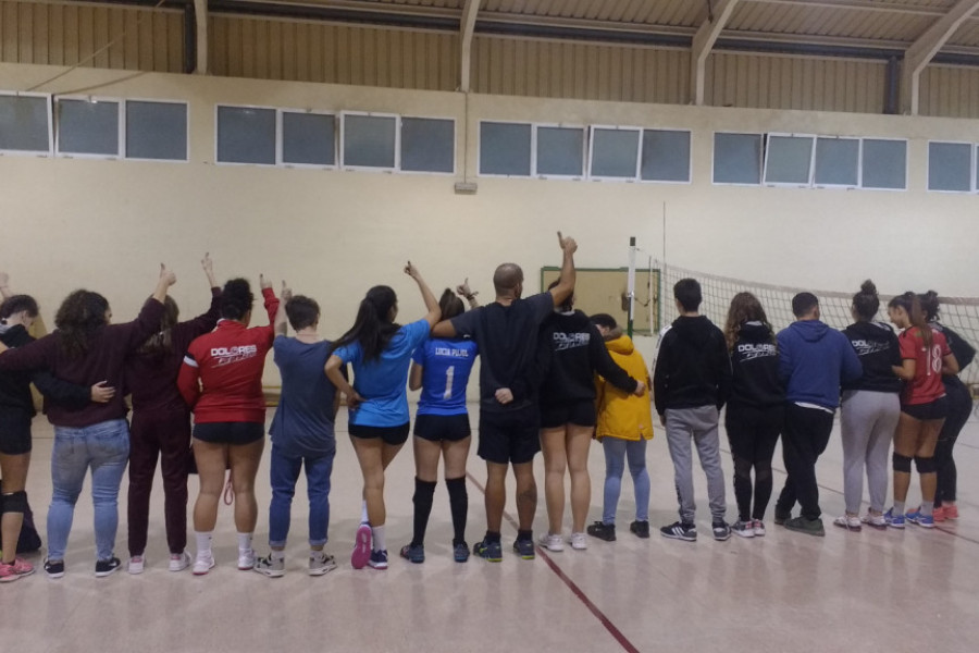 Los jóvenes atendidos en el centro de acogida ‘Oriola’ de Orihuela (Alicante) comparten una jornada deportiva con las jugadoras del Club Voleibol Dolores. Fundación Diagrama. Comunidad Valenciana 2019. 