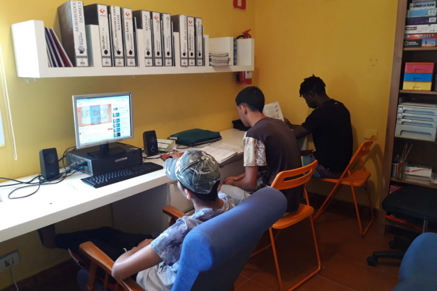 Los jóvenes atendidos en el centro ‘Inagua’ de Las Palmas de Gran Canaria comienzan el curso 2020/2021 para obtener el graduado de la ESO