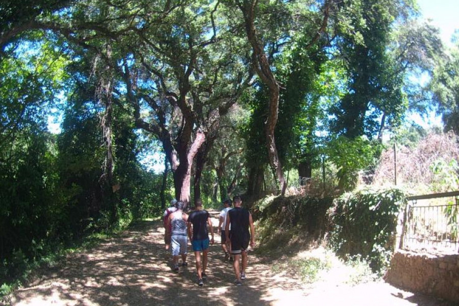 Los jóvenes atendidos en el centro ‘Odiel’ de Huelva realizan una ruta senderista por el municipio de Santa Ana la Real. Fundación Diagrama. Andalucía 2020. 
