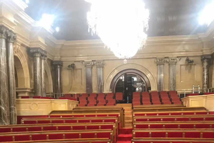 Jóvenes atendidos por Fundación Diagrama en Cataluña visitan el Parlament de la comunidad. 2019