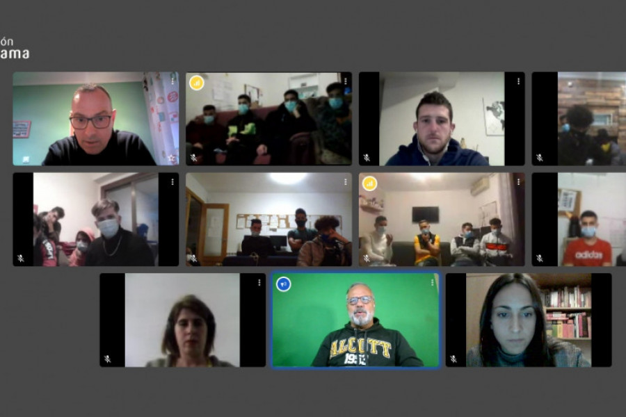 Jóvenes atendidos por Fundación Diagrama en Catalunya asisten a una charla telemática impartida por el coach Eduardo Sánchez