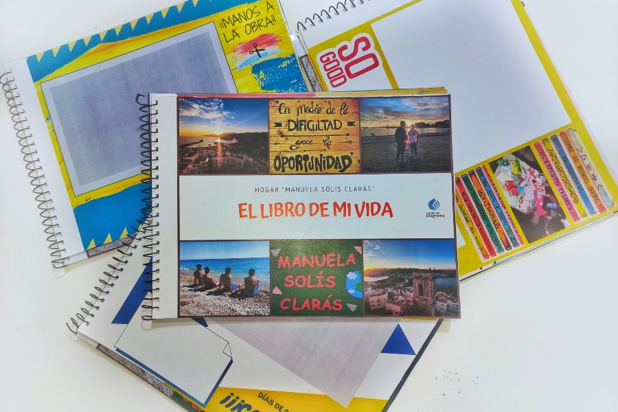 Los jóvenes atendidos en el Hogar ‘Manuela Solís Clarás’ de Vinarós (Castellón) plasman su experiencia en el recurso a través de un ‘libro de vida’