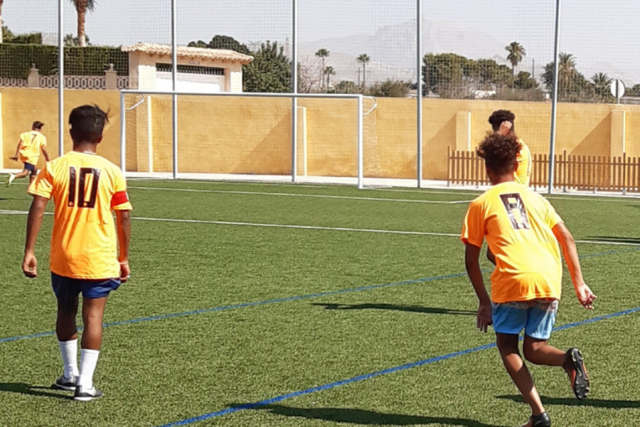 Jóvenes atendidos en ‘Lucentum’ y ‘Benalúa’ de Alicante comparten una jornada deportiva. Fundación Diagrama. Comunidad Valenciana 2020. 