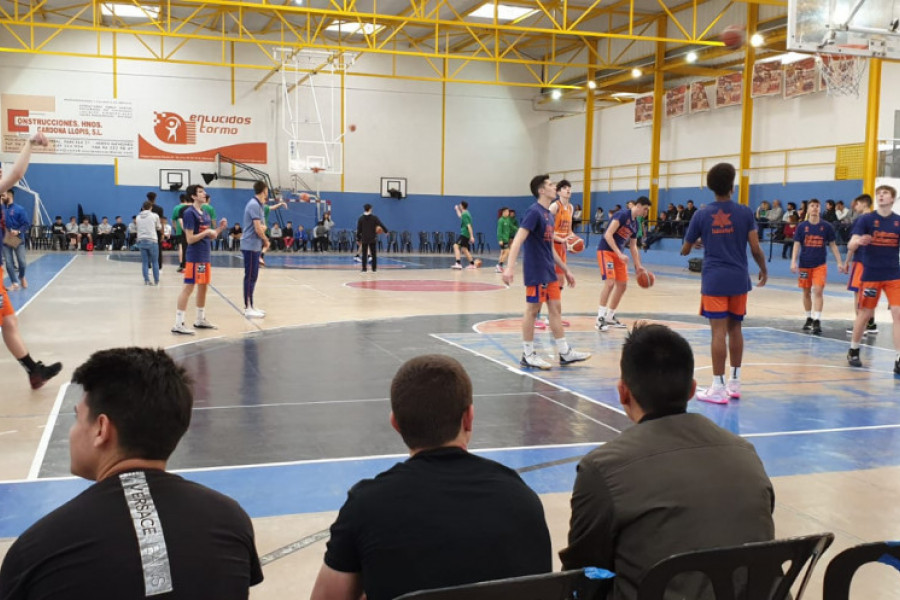 Los jóvenes atendidos en ‘Mariano Ribera’ de Burjassot (Valencia) asisten al XVII Torneig Nacional Cadet Masculí de Bàsquet del Genovés. Fundación Diagrama. Comunidad Valenciana 2020. 