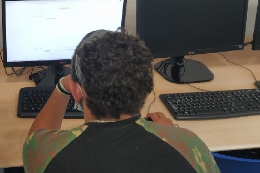Menores atendidos en el Servicio Integral de Medio Abierto y en el Servicio de Mediación Penal de Jaén asisten a una charla sobre prevención para la seguridad vial