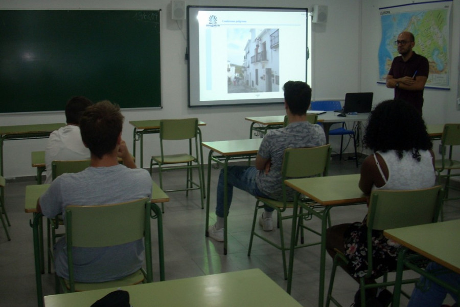 Los jóvenes del centro de atención específica ‘Montefiz’ de Ourense realizan un curso de prevención de riesgos laborales. Fundación Diagrama. Galicia 2019.