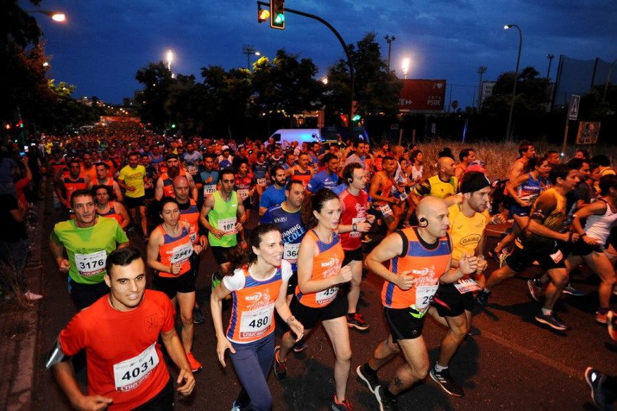 Los jóvenes del centro ‘Medina Azahara’ de Córdoba participan en la Carrera Nocturna organizada por el Club de Atletismo Trotacalles 