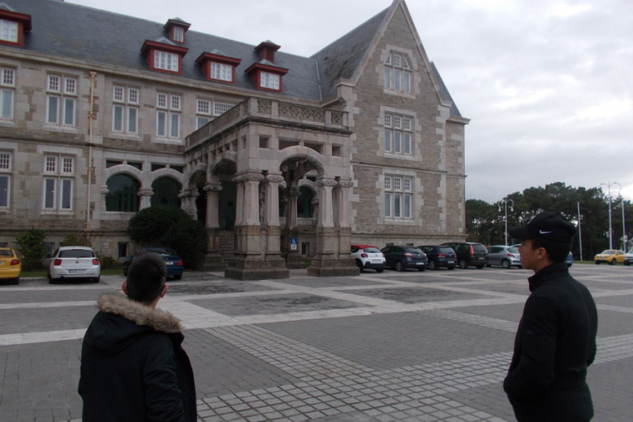 Los jóvenes atendidos en el Centro Socioeducativo Juvenil de Cantabria visitan los paseos marítimos y los faros de Santander y Santoña. Cantabria. Fundación Diagrama 2018.