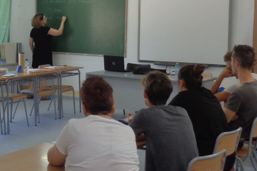 Los menores atendidos en el centro de reeducación ‘La Villa’ de Villena (Alicante) reciben la visita de la investigadora matemática Teresa Arias. Fundación Diagrama. Comunidad Valenciana 2019. 