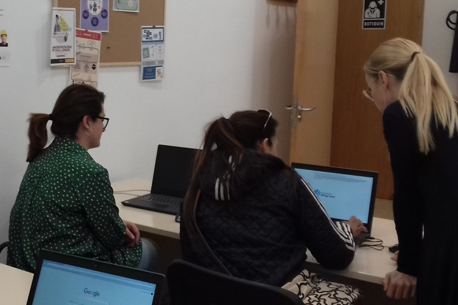 Diez jóvenes atendidos en el Programa ‘Impulso’ de Murcia participan en un taller de técnicas de búsqueda activa de empleo. Fundación Diagrama. Murcia 2019. 