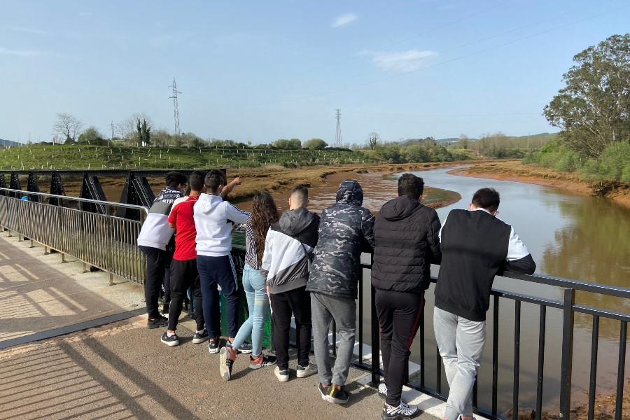 Jóvenes del Programa de Inclusión Educativa y Prevención del Abandono Escolar de Santander descubren el entorno natural de la zona