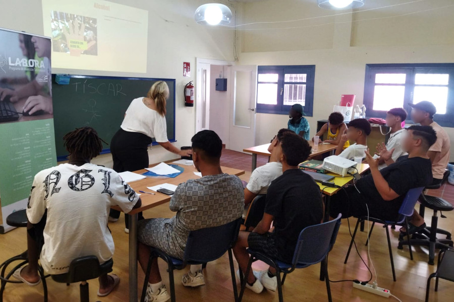 El Programa Labora de Granada y CREA Red llevan a cabo un taller de prevención e intervención en ITS y adicciones