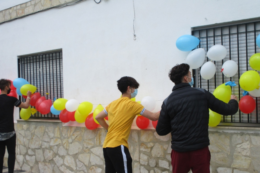 Los jóvenes de la residencia ‘Anassim’ de Llanera de Ranes (Valencia) realizan numerosas actividades simbólicas relacionadas con las Fallas