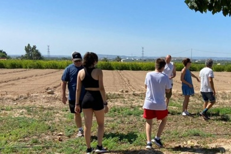 Jóvenes de la residencia ‘Llauradors’ de Elche (Alicante) visitan la ONG Oxizonia para reforzar su sensibilización medioambiental. Fundación Diagrama. Comunidad Valenciana 2022.