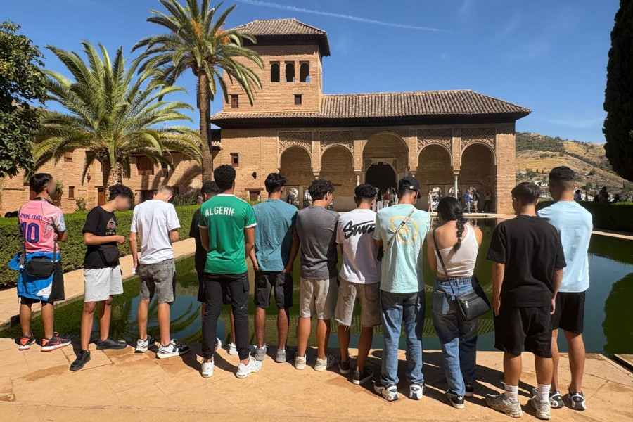 Una docena de personas usuarias del Programa Labora de Granada participa en el proyecto ‘La Alhambra educa’ 