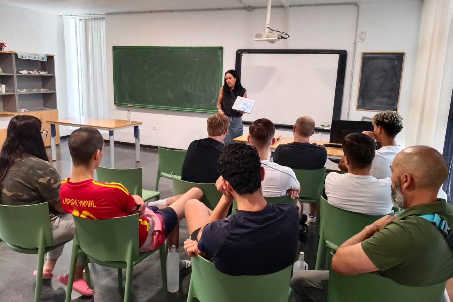 Jóvenes del centro ‘Las Moreras’ se conciencian sobre hábitos de consumo en una jornada con Ecopatrimonio