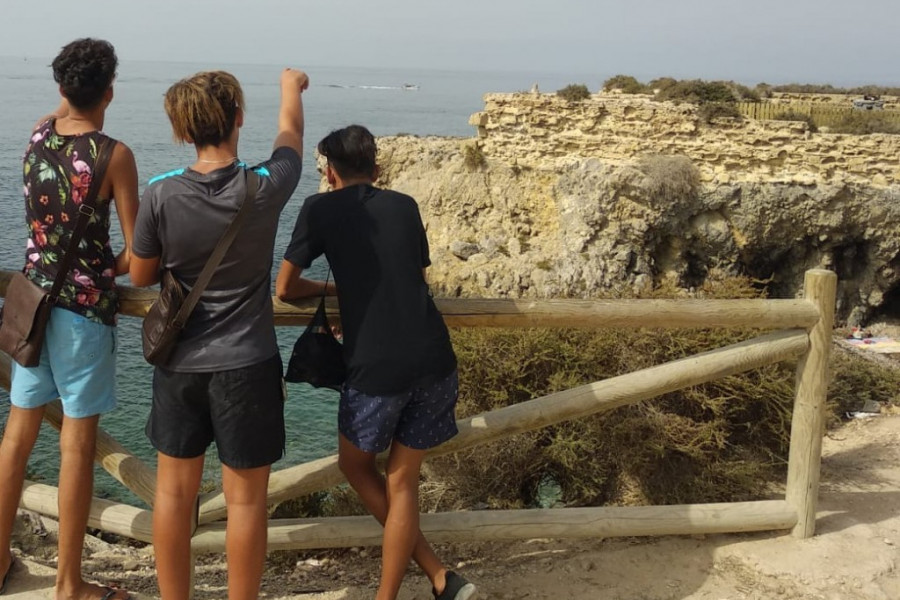 Los menores del centro ‘Llauradors’ de Elche participan en una acción de voluntariado medioambiental en la isla de Tabarca. Fundación Diagrama. Comunidad Valenciana 2018.